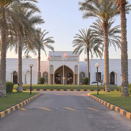 Capital O133 Al Sawadi Beach Resort & Spa Barka Luaran gambar