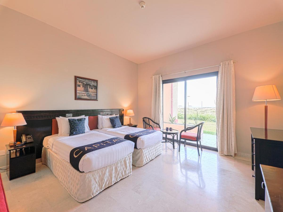 Capital O133 Al Sawadi Beach Resort & Spa Barka Luaran gambar