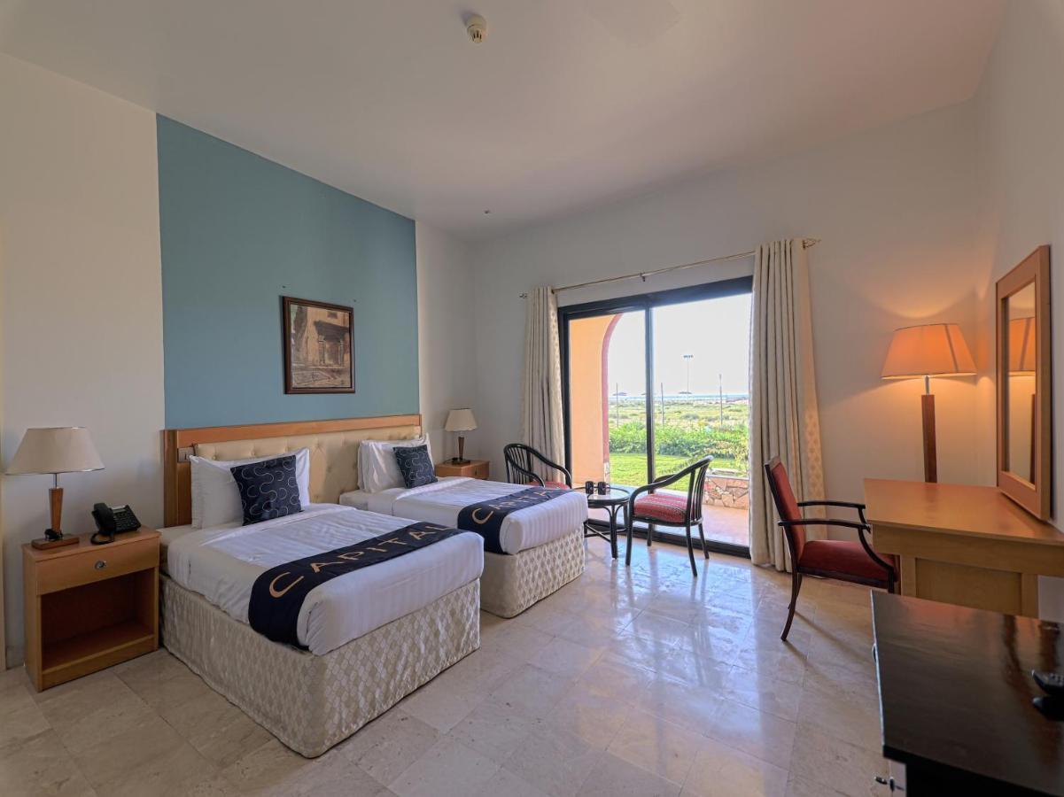 Capital O133 Al Sawadi Beach Resort & Spa Barka Luaran gambar