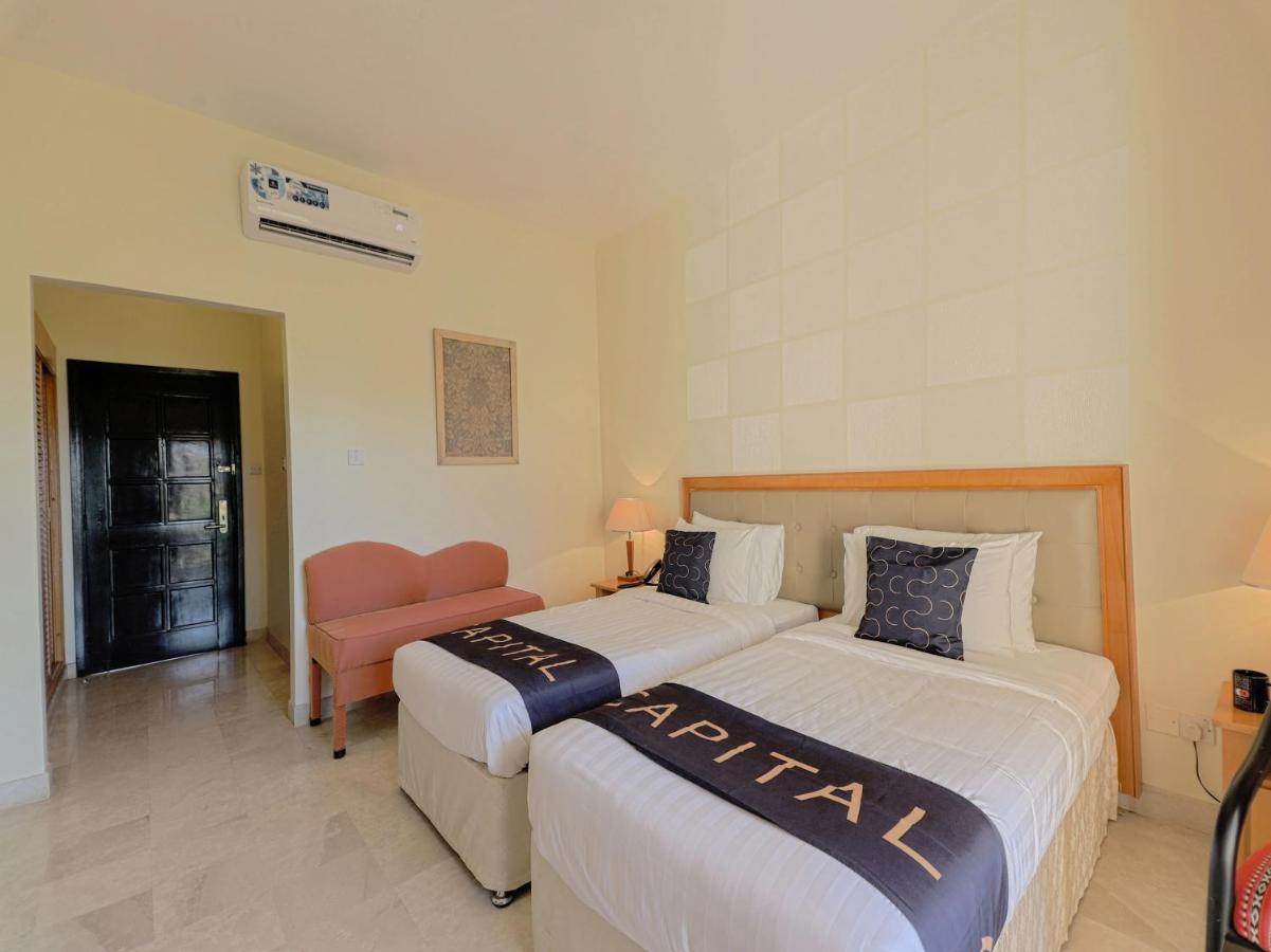 Capital O133 Al Sawadi Beach Resort & Spa Barka Luaran gambar